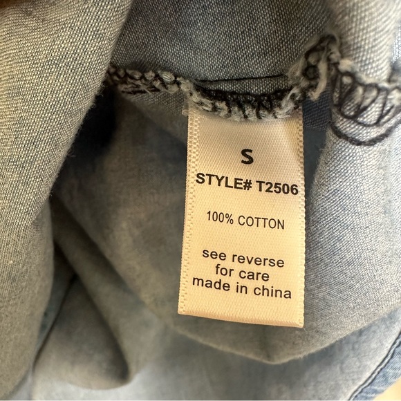 Denim Chambray Cold Shoulder Button Down Shirt, Size small - Picture 14 of 14